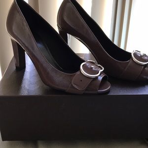 NWT Gucci Peep Toe Heels